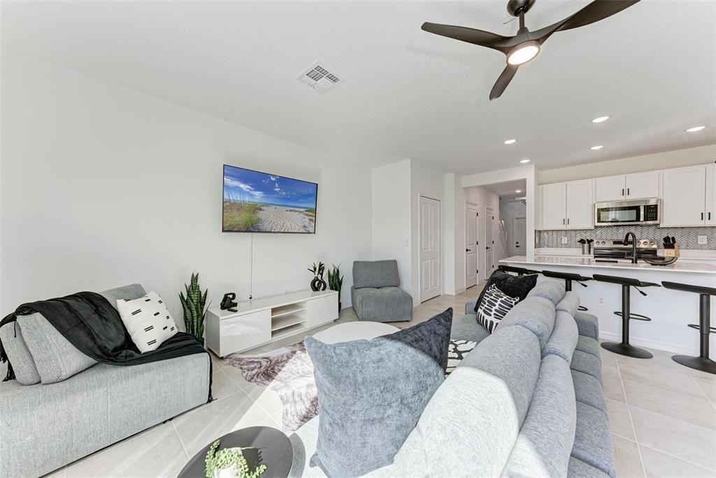 В аренду: $4,200 (3 спален, 2 ванн, 1414 Квадратных фут)