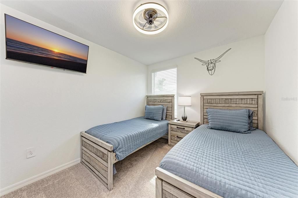 В аренду: $4,200 (3 спален, 2 ванн, 1414 Квадратных фут)