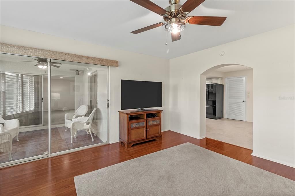 En Venta: $375,000 (2 camas, 2 baños, 2153 Pies cuadrados)