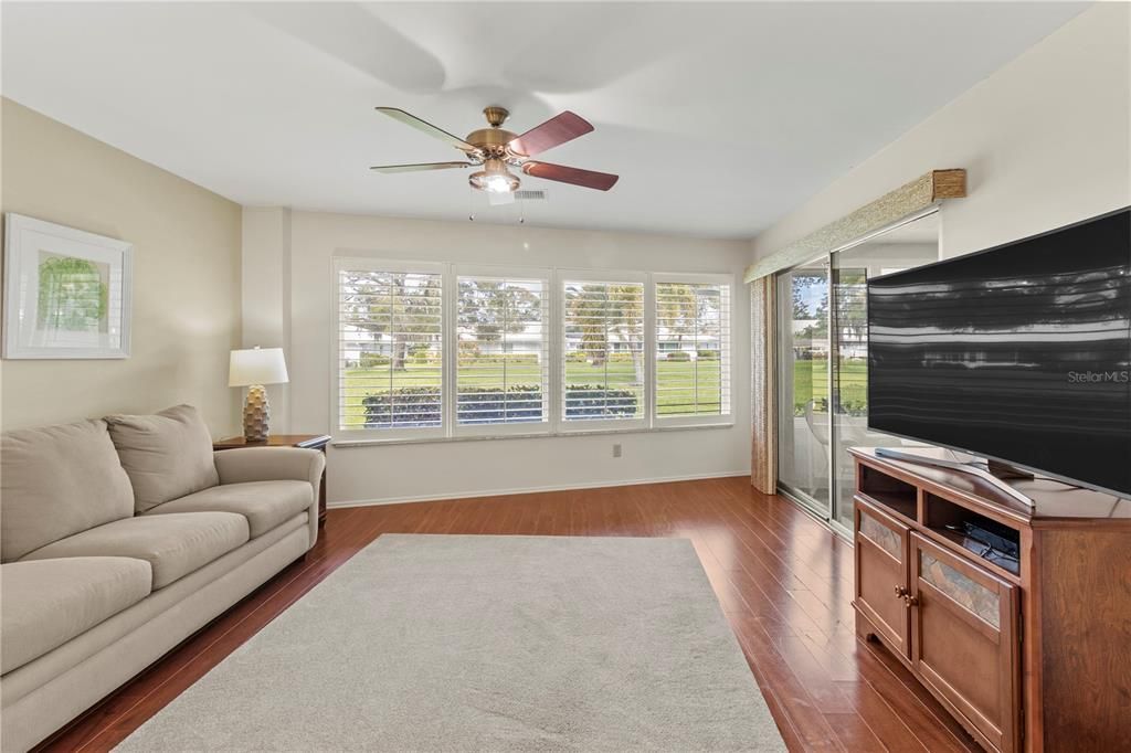 En Venta: $375,000 (2 camas, 2 baños, 2153 Pies cuadrados)