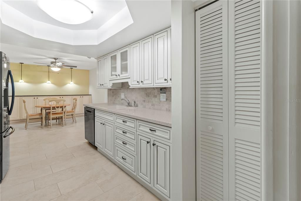 En Venta: $375,000 (2 camas, 2 baños, 2153 Pies cuadrados)