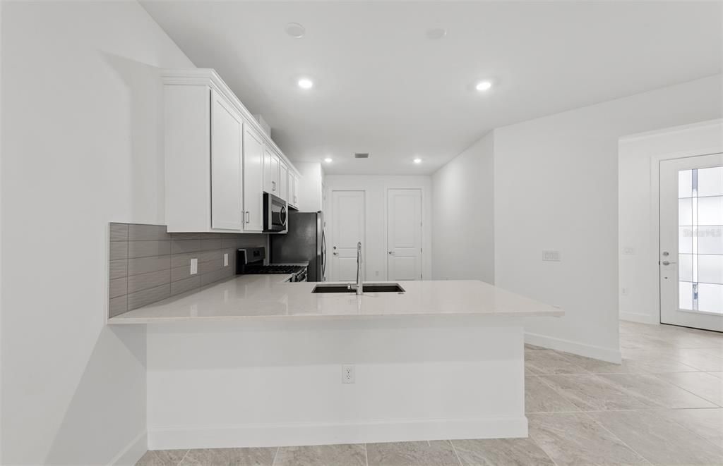 For Sale: $406,425 (2 beds, 2 baths, 1448 Square Feet)