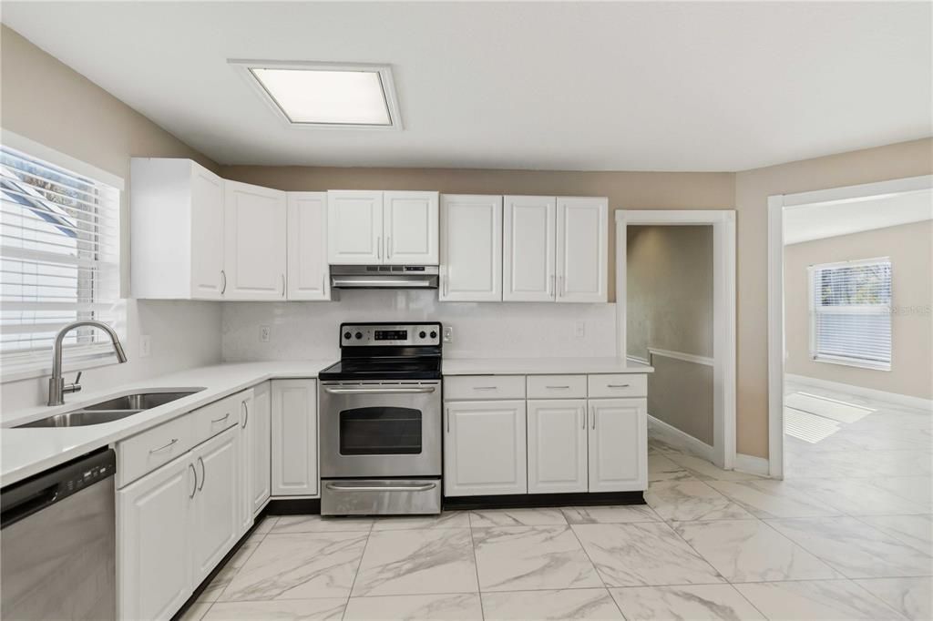 待售: $324,900 (3 贝兹, 2 浴室, 1415 平方英尺)