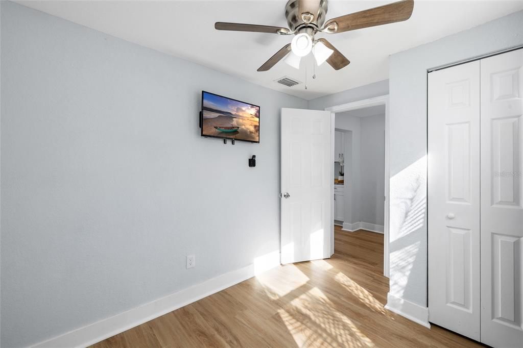 待售: $449,999 (4 贝兹, 3 浴室, 1598 平方英尺)