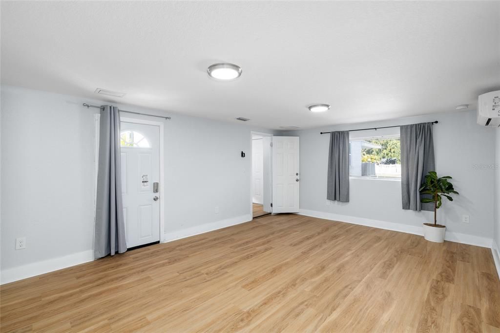 待售: $449,999 (4 贝兹, 3 浴室, 1598 平方英尺)