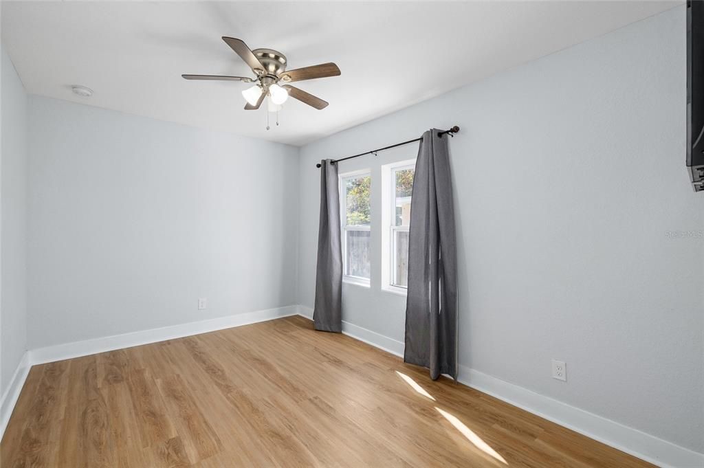 待售: $449,999 (4 贝兹, 3 浴室, 1598 平方英尺)