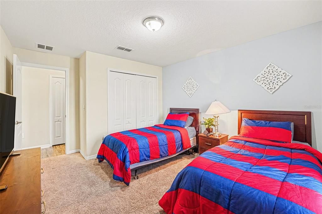 На продажу: $355,000 (4 спален, 3 ванн, 1902 Квадратных фут)