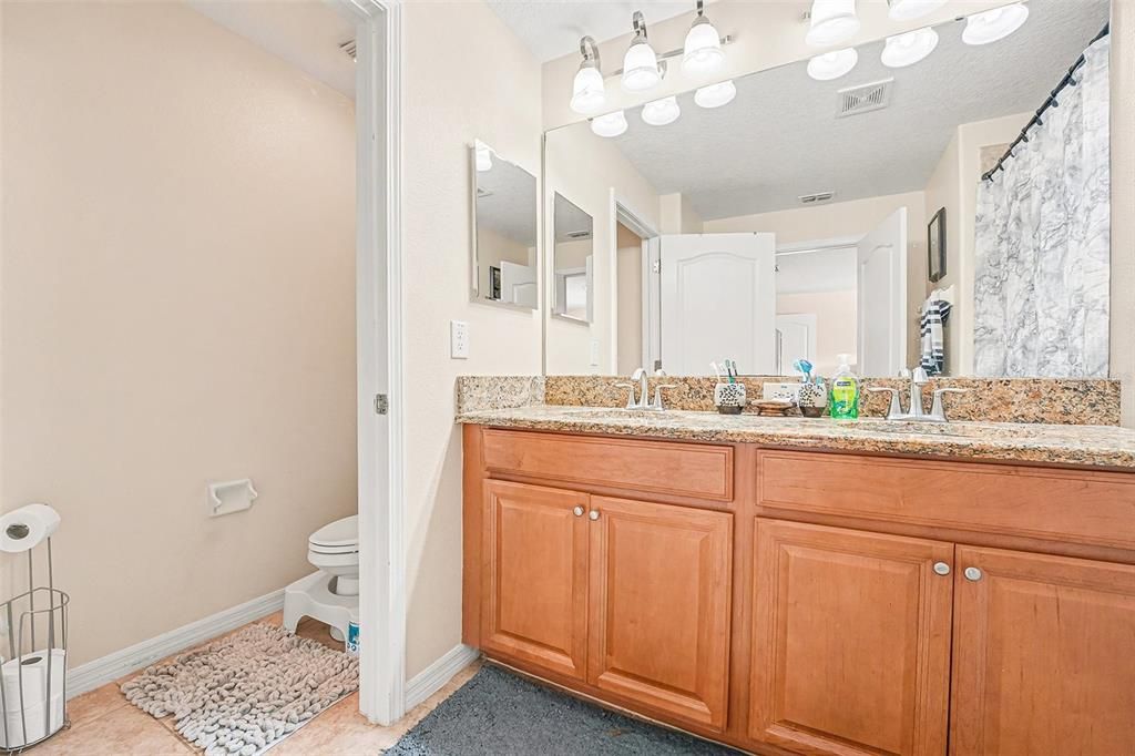 На продажу: $355,000 (4 спален, 3 ванн, 1902 Квадратных фут)