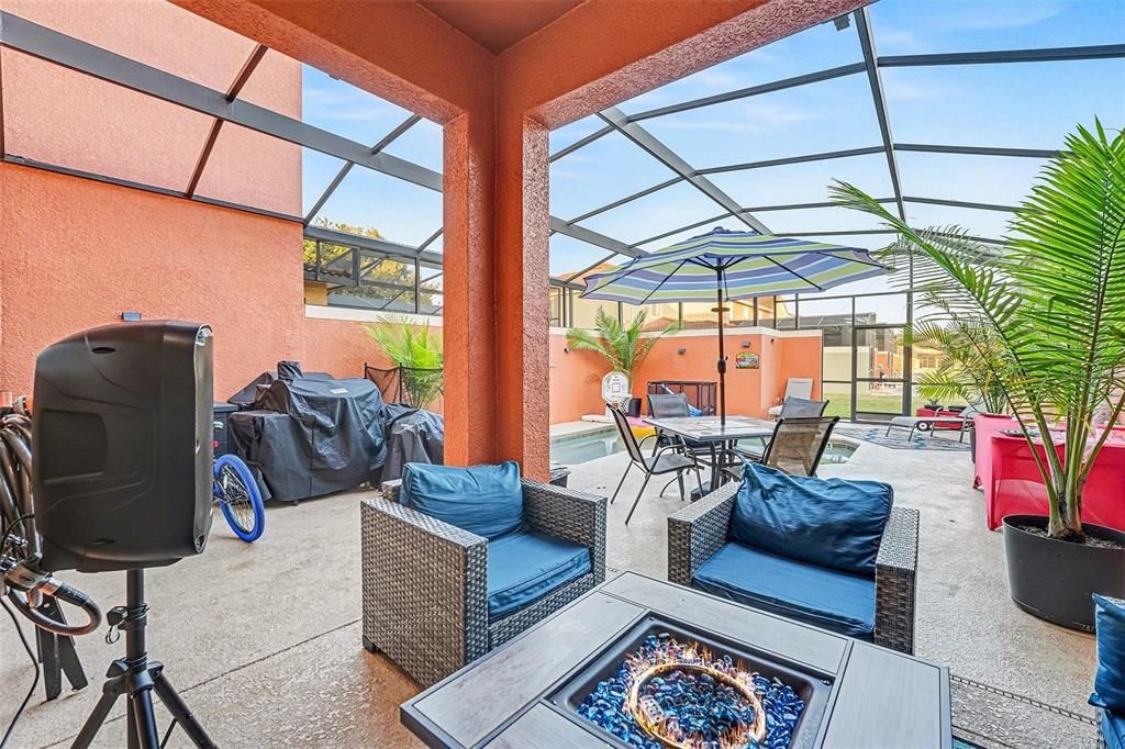 На продажу: $355,000 (4 спален, 3 ванн, 1902 Квадратных фут)