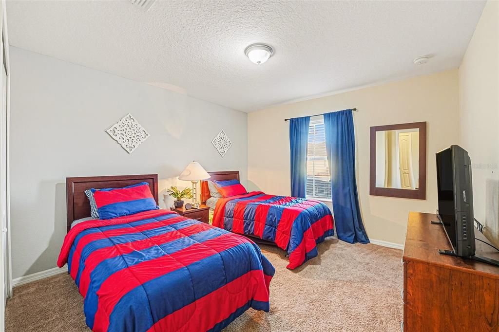 На продажу: $355,000 (4 спален, 3 ванн, 1902 Квадратных фут)