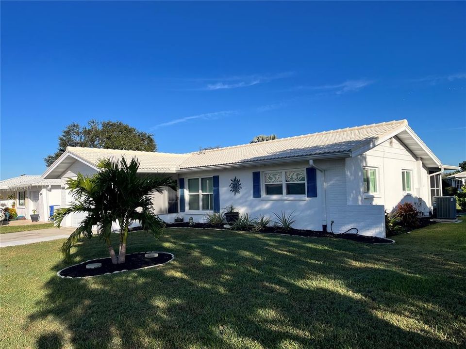 待售: $230,000 (2 贝兹, 1 浴室, 1201 平方英尺)