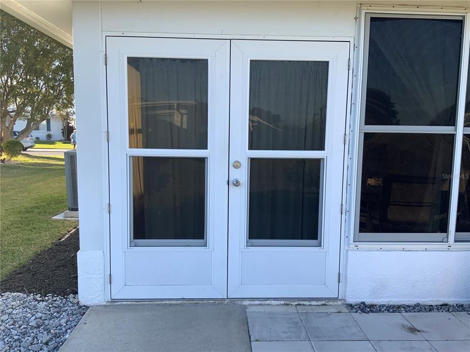 待售: $230,000 (2 贝兹, 1 浴室, 1201 平方英尺)