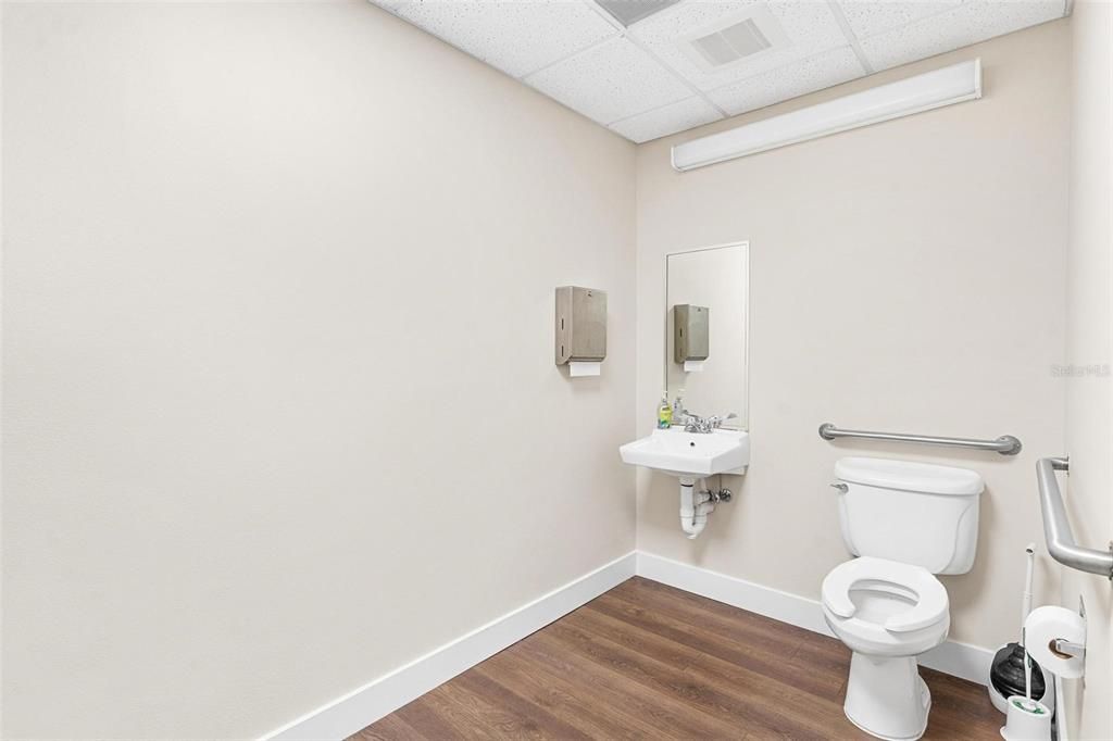 For Sale: $399,900 (0 beds, 0 baths, 1400 Square Feet)