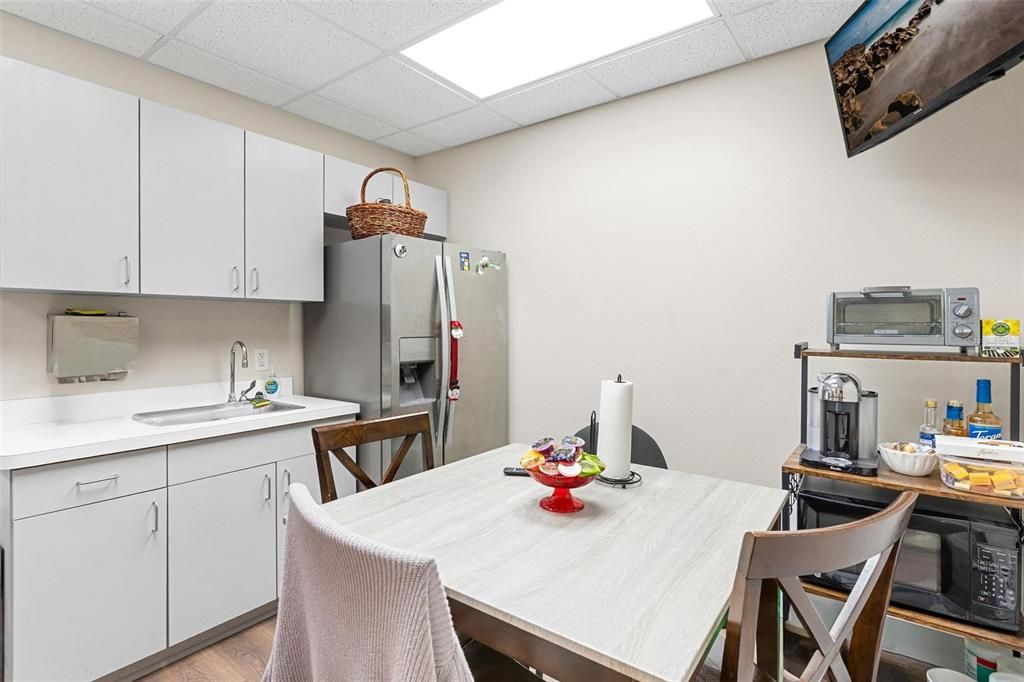 For Sale: $399,900 (0 beds, 0 baths, 1400 Square Feet)