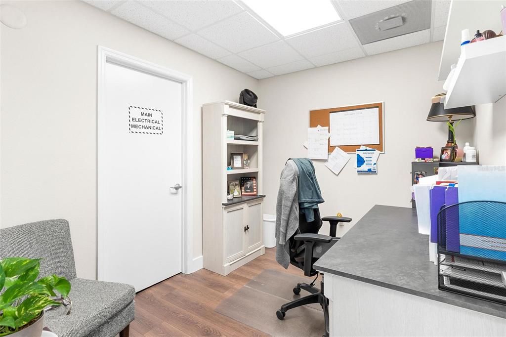 For Sale: $399,900 (0 beds, 0 baths, 1400 Square Feet)