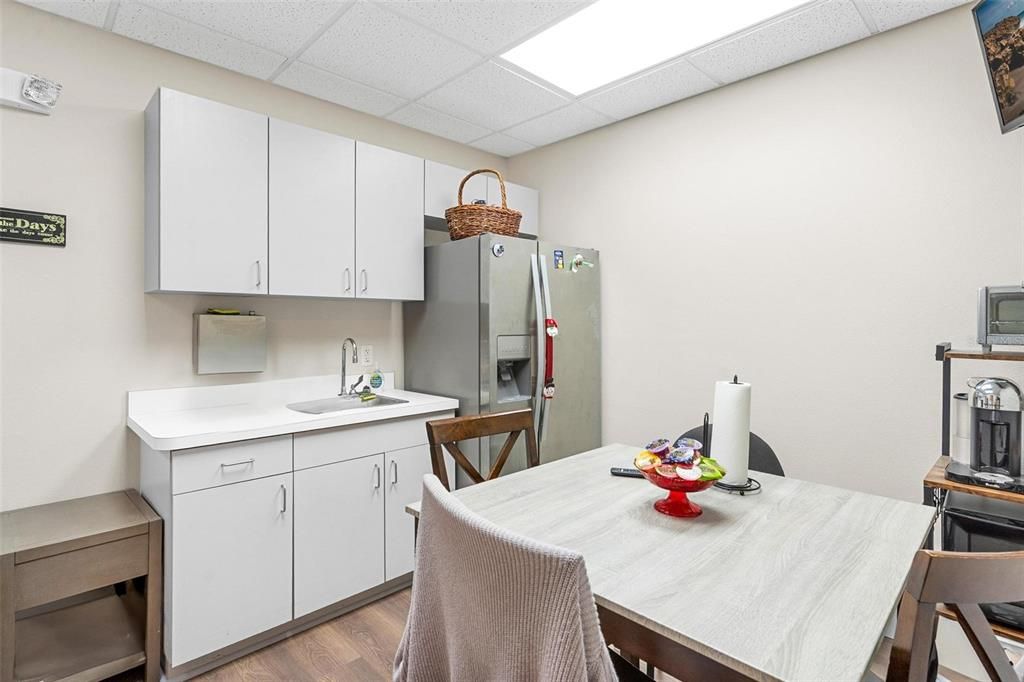 For Sale: $399,900 (0 beds, 0 baths, 1400 Square Feet)