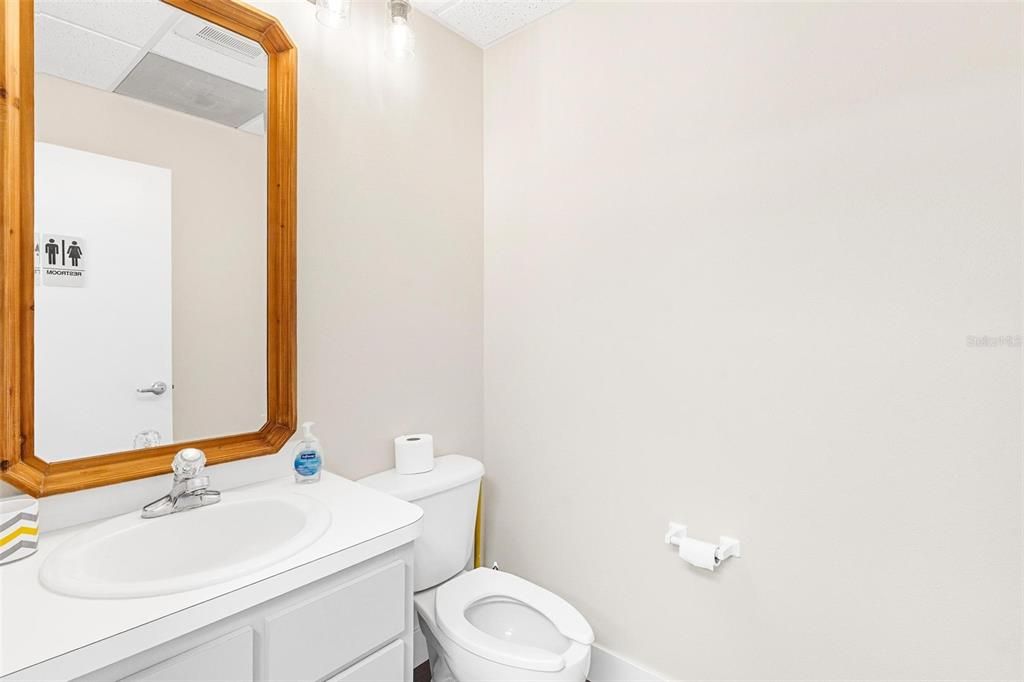 For Sale: $399,900 (0 beds, 0 baths, 1400 Square Feet)