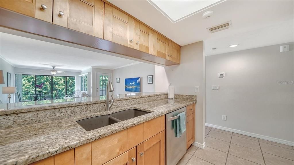 В аренду: $3,000 (2 спален, 2 ванн, 1260 Квадратных фут)