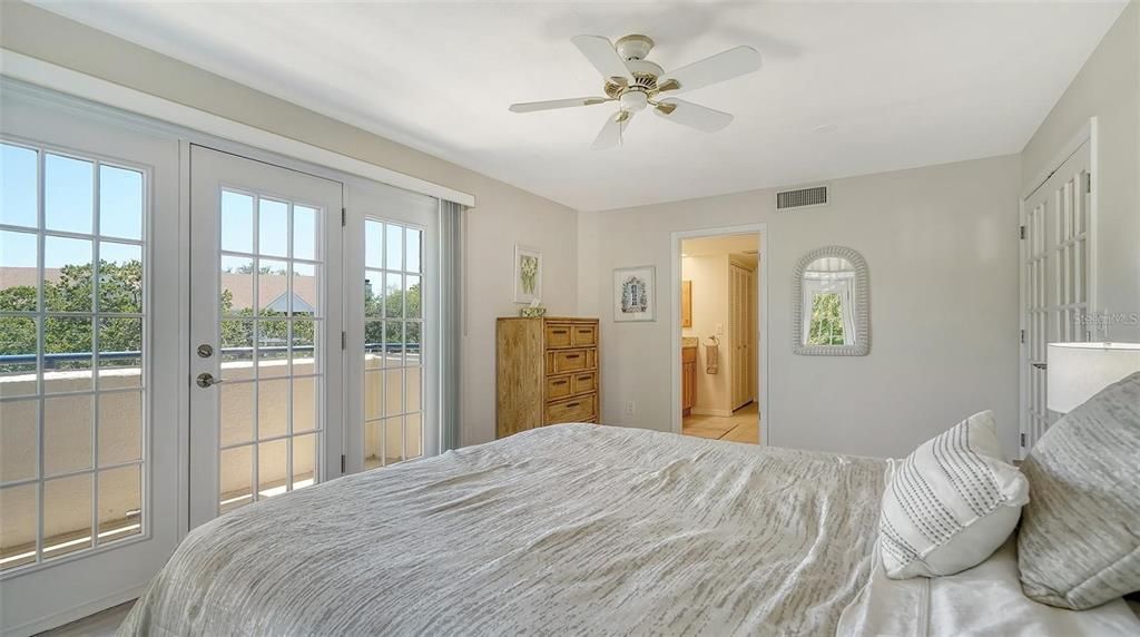 В аренду: $3,000 (2 спален, 2 ванн, 1260 Квадратных фут)