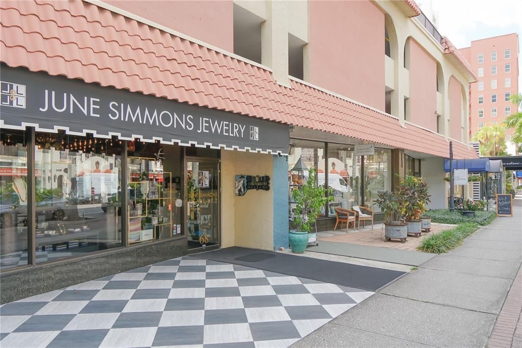 В аренду: $3,000 (2 спален, 2 ванн, 1260 Квадратных фут)