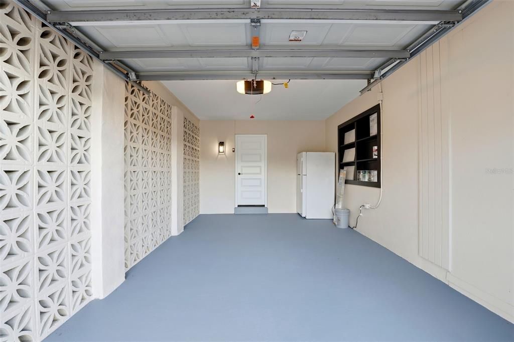 На продажу: $299,900 (2 спален, 2 ванн, 1101 Квадратных фут)