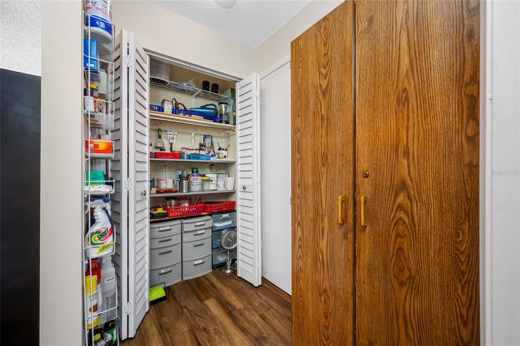 For Sale: $119,000 (1 beds, 1 baths, 735 Square Feet)