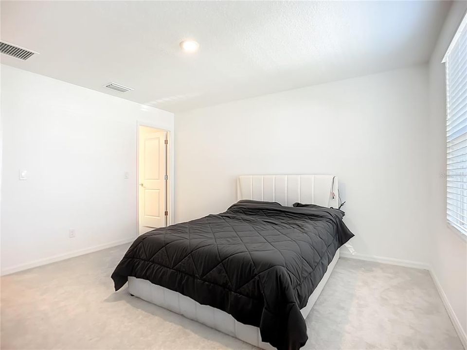 For Rent: $2,100 (2 beds, 2 baths, 1187 Square Feet)