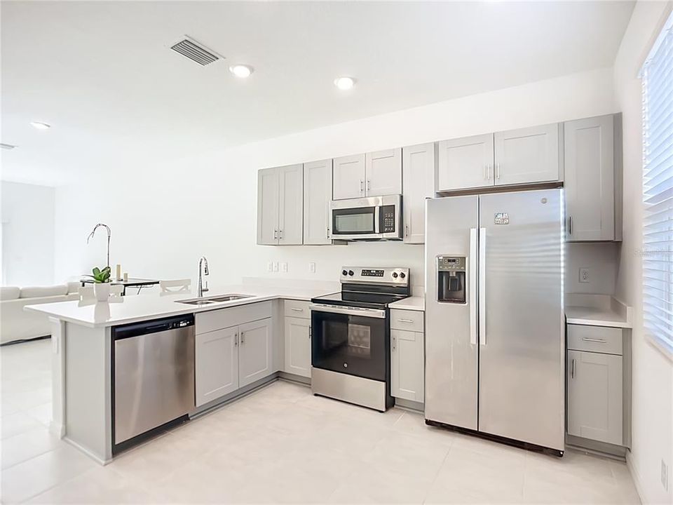 For Rent: $2,100 (2 beds, 2 baths, 1187 Square Feet)