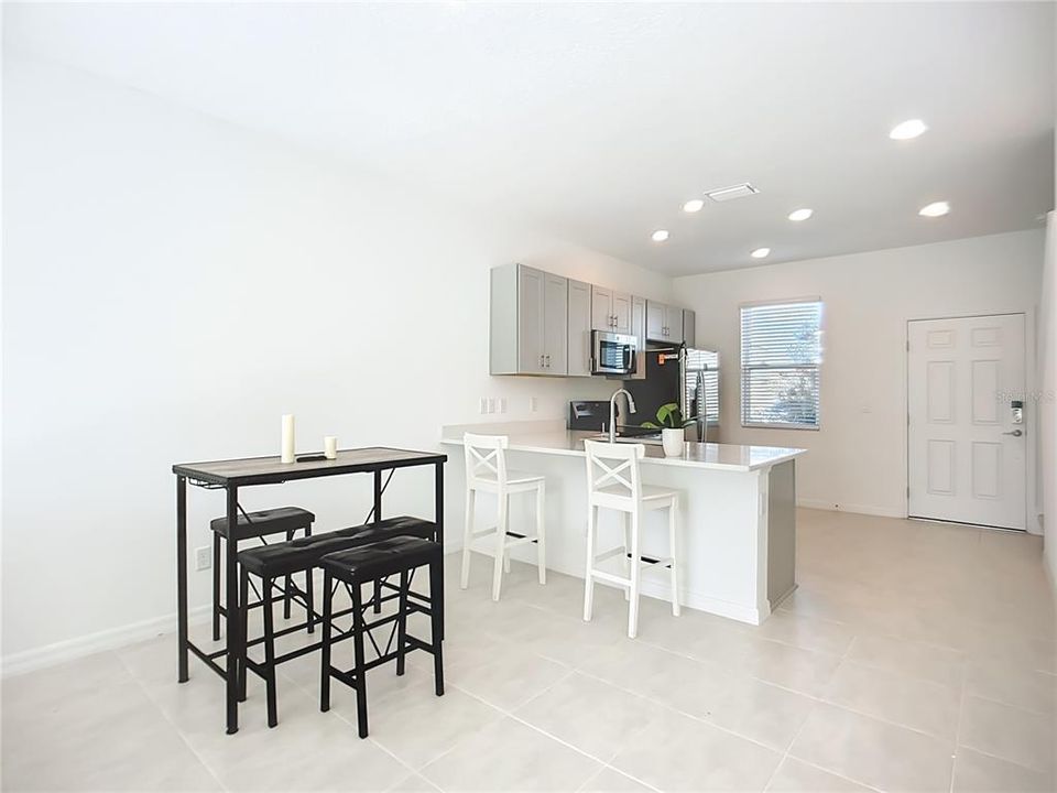 For Rent: $2,100 (2 beds, 2 baths, 1187 Square Feet)