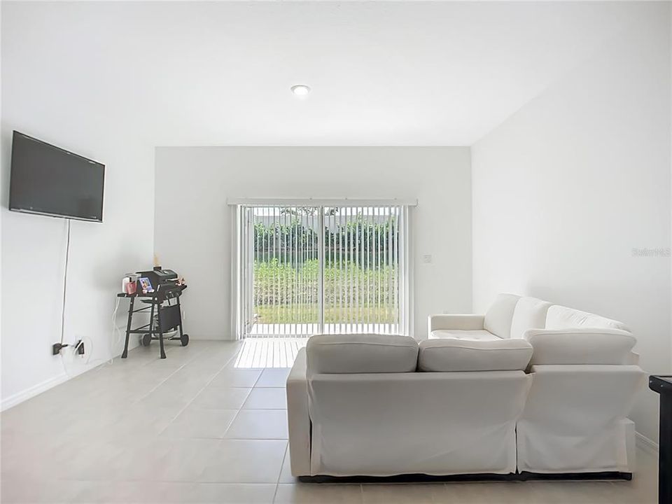 For Rent: $2,100 (2 beds, 2 baths, 1187 Square Feet)