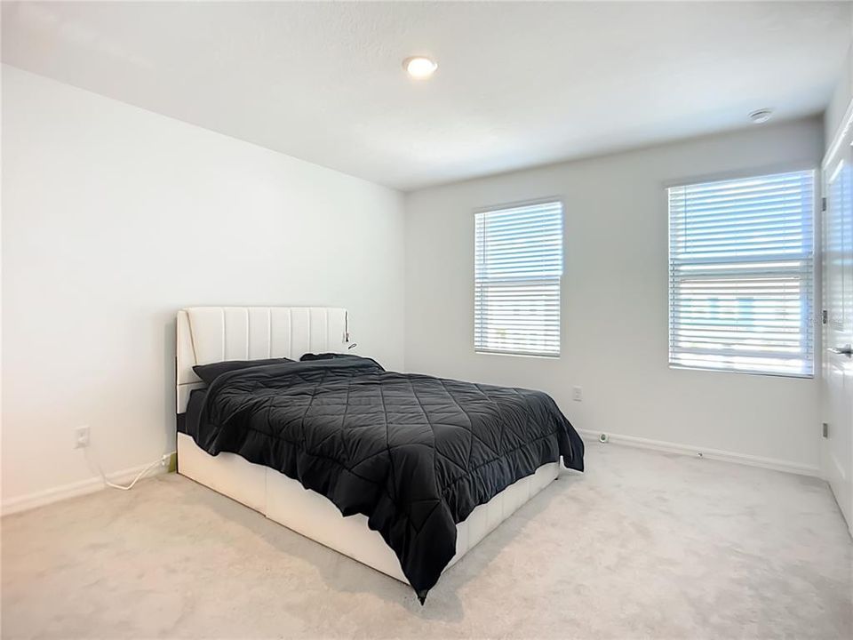 For Rent: $2,100 (2 beds, 2 baths, 1187 Square Feet)