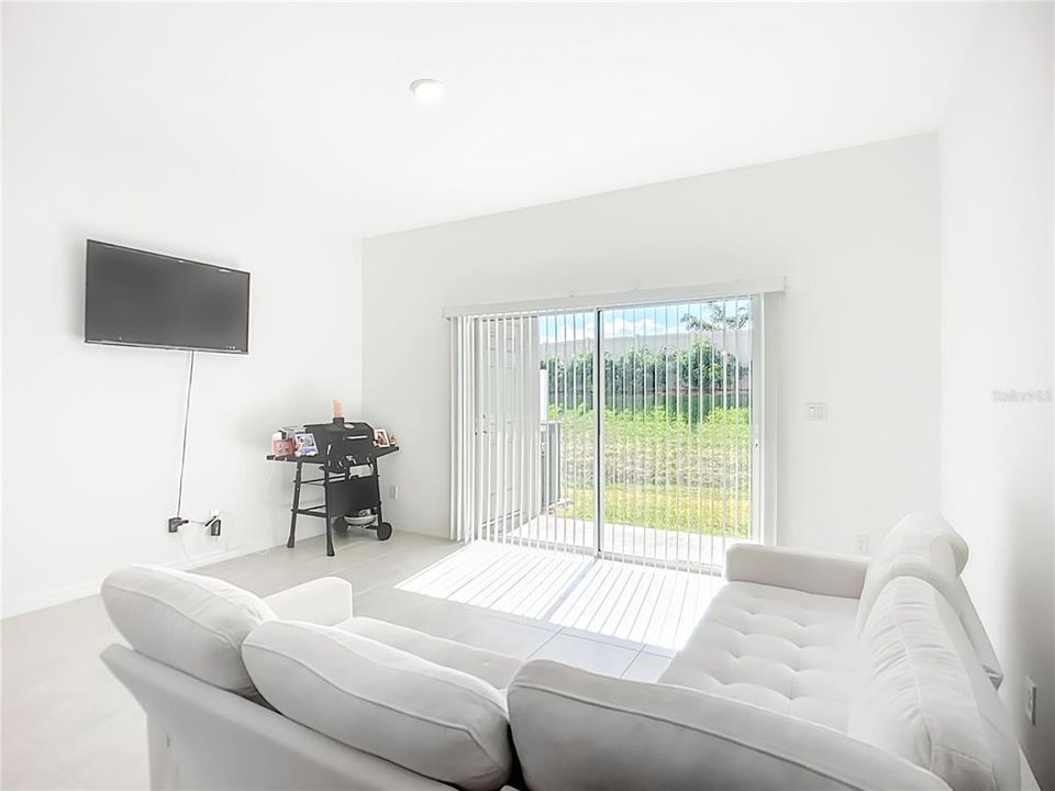 For Rent: $2,100 (2 beds, 2 baths, 1187 Square Feet)