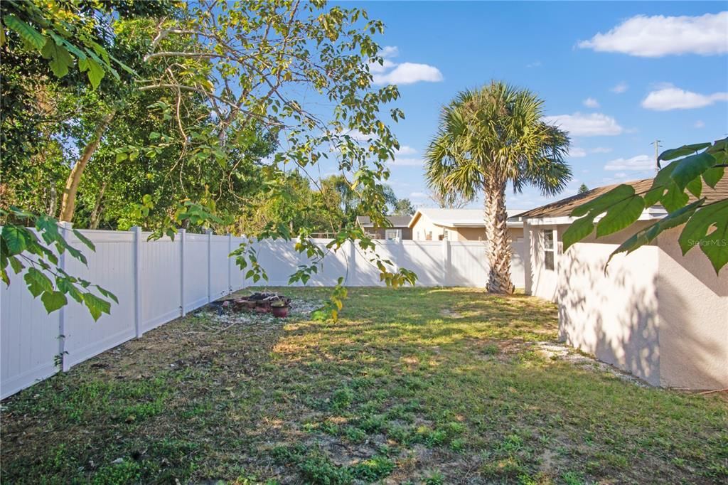 For Rent: $1,595 (3 beds, 2 baths, 1307 Square Feet)