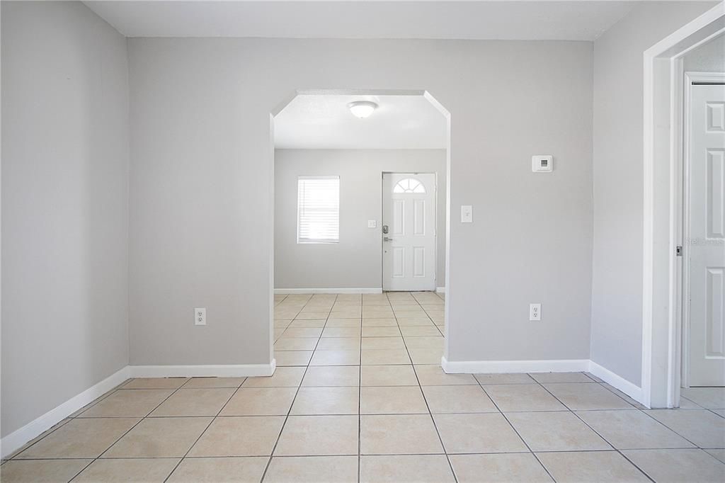 For Rent: $1,595 (3 beds, 2 baths, 1307 Square Feet)