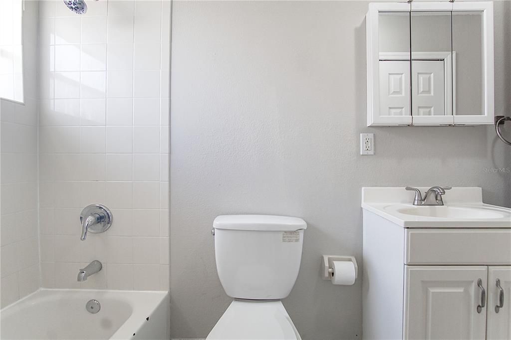 For Rent: $1,595 (3 beds, 2 baths, 1307 Square Feet)