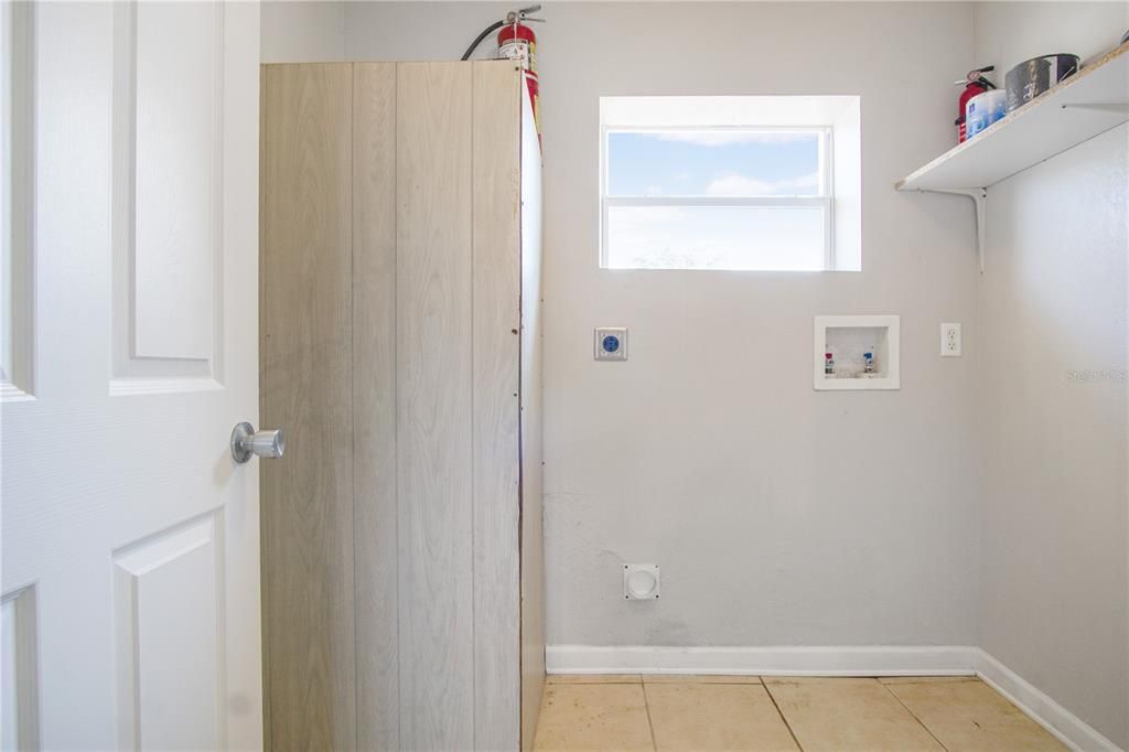 For Rent: $1,595 (3 beds, 2 baths, 1307 Square Feet)