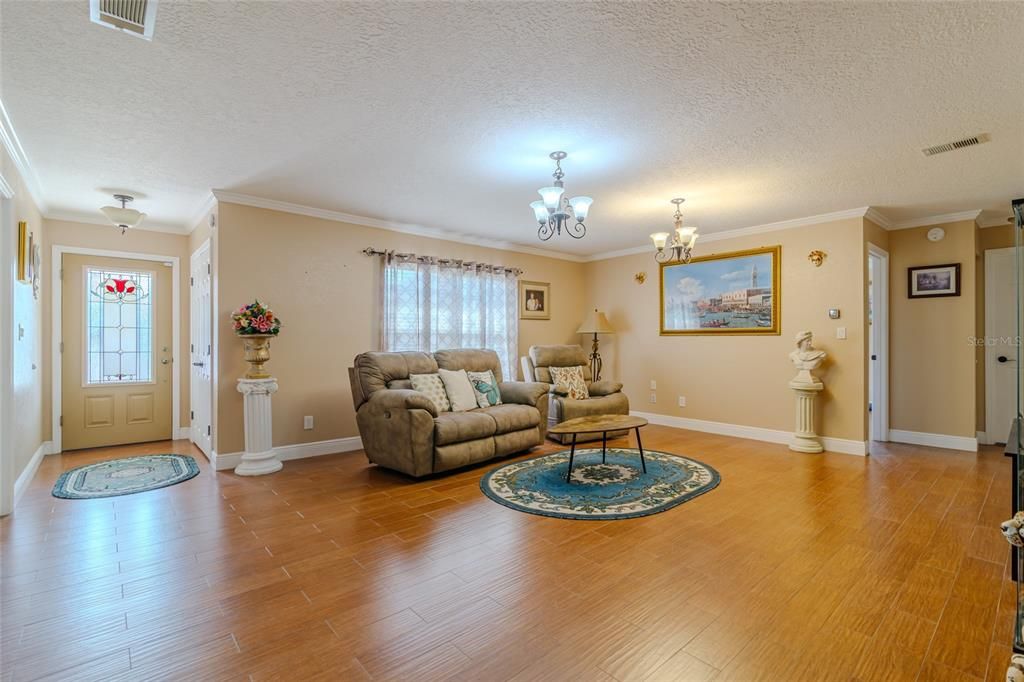 На продажу: $419,000 (3 спален, 2 ванн, 1594 Квадратных фут)