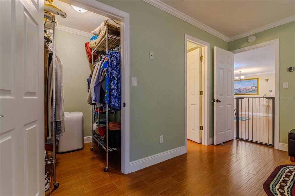 На продажу: $419,000 (3 спален, 2 ванн, 1594 Квадратных фут)