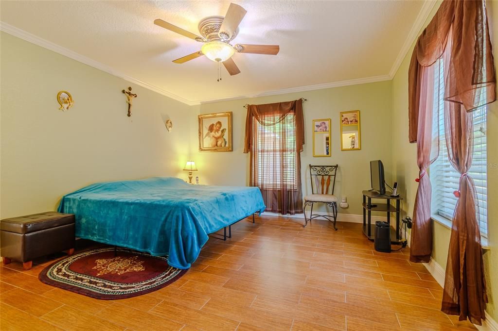 На продажу: $419,000 (3 спален, 2 ванн, 1594 Квадратных фут)