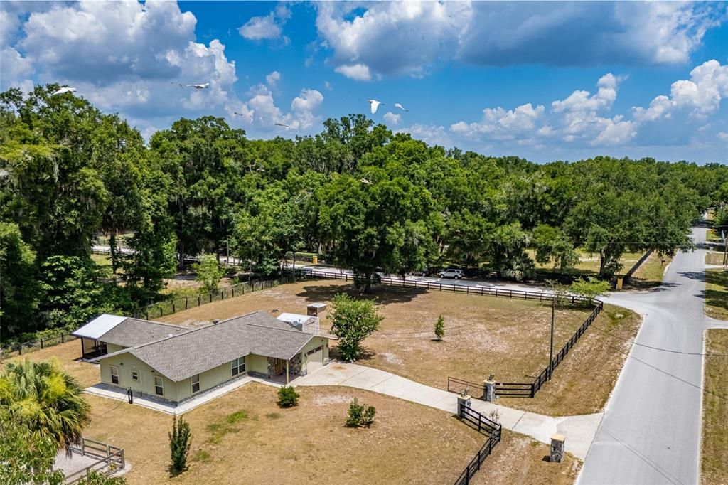 На продажу: $419,000 (3 спален, 2 ванн, 1594 Квадратных фут)