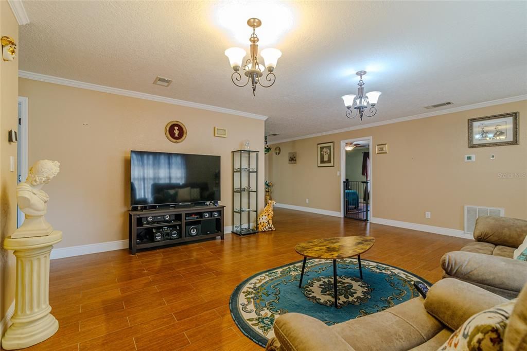 На продажу: $419,000 (3 спален, 2 ванн, 1594 Квадратных фут)