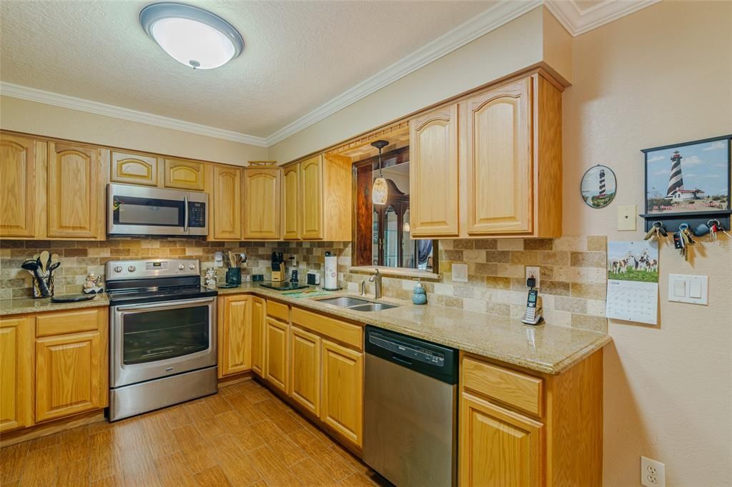 На продажу: $419,000 (3 спален, 2 ванн, 1594 Квадратных фут)