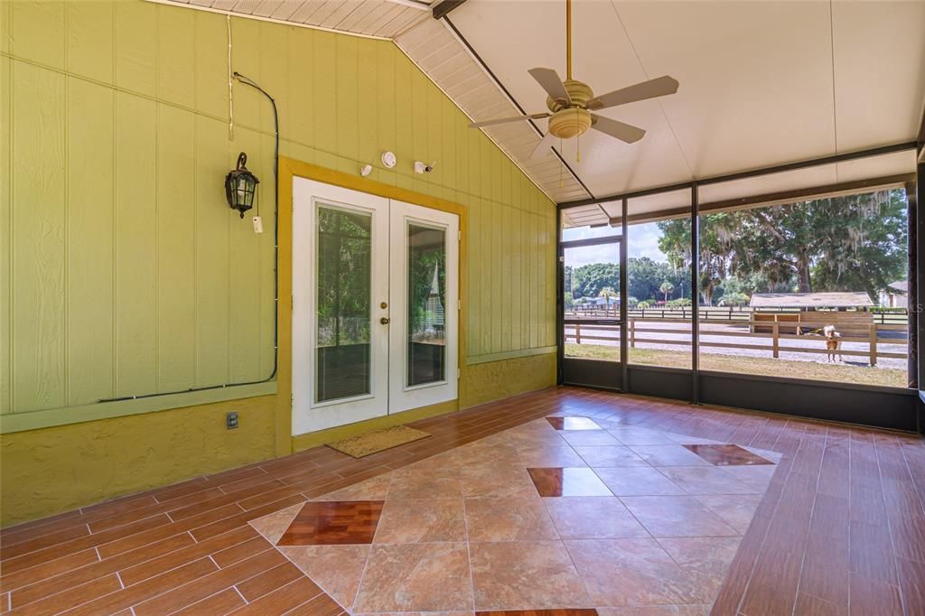 На продажу: $419,000 (3 спален, 2 ванн, 1594 Квадратных фут)