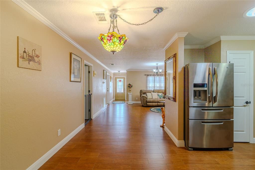 На продажу: $419,000 (3 спален, 2 ванн, 1594 Квадратных фут)