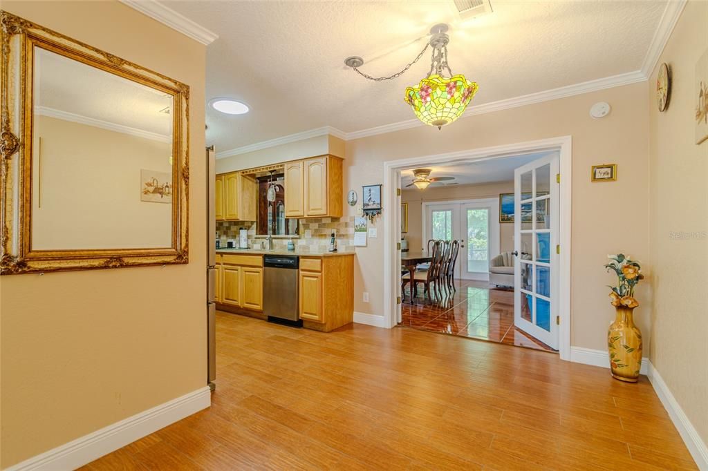 На продажу: $419,000 (3 спален, 2 ванн, 1594 Квадратных фут)