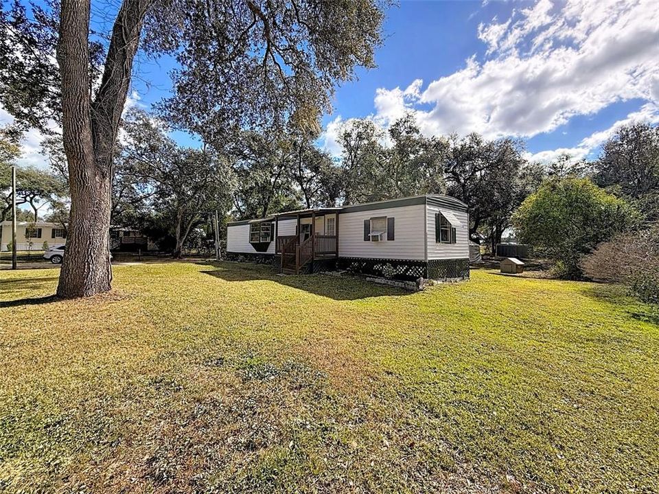 For Sale: $129,900 (2 beds, 1 baths, 960 Square Feet)