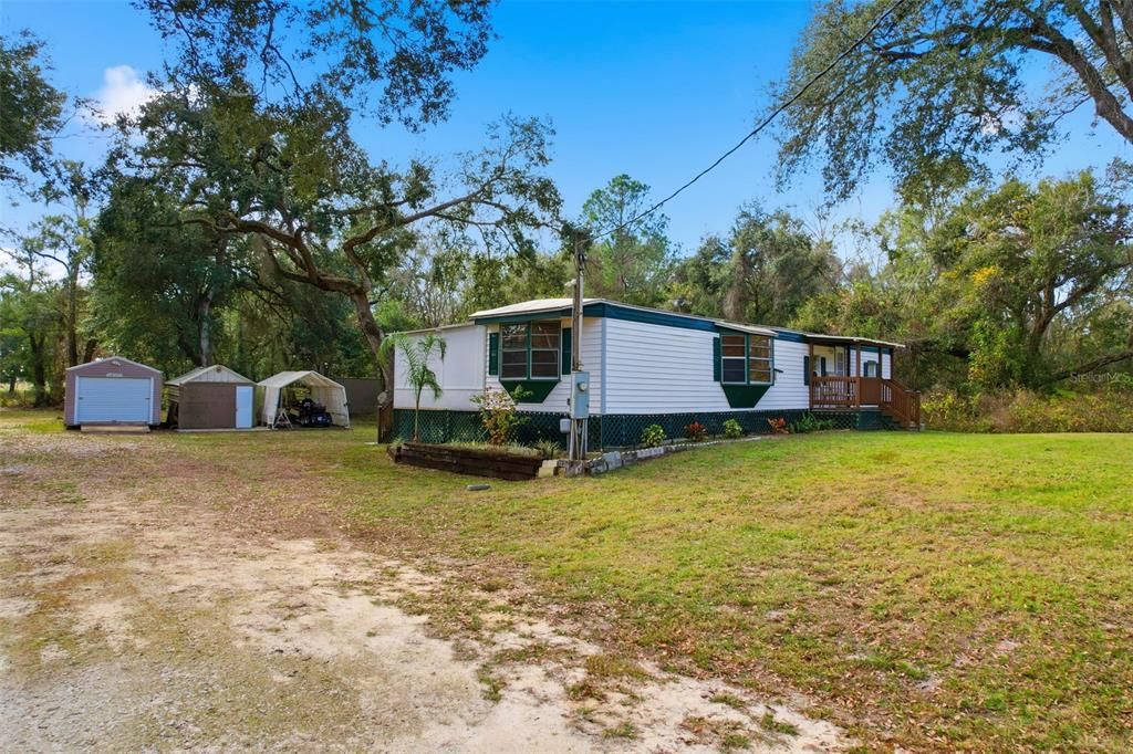 For Sale: $129,900 (2 beds, 1 baths, 960 Square Feet)