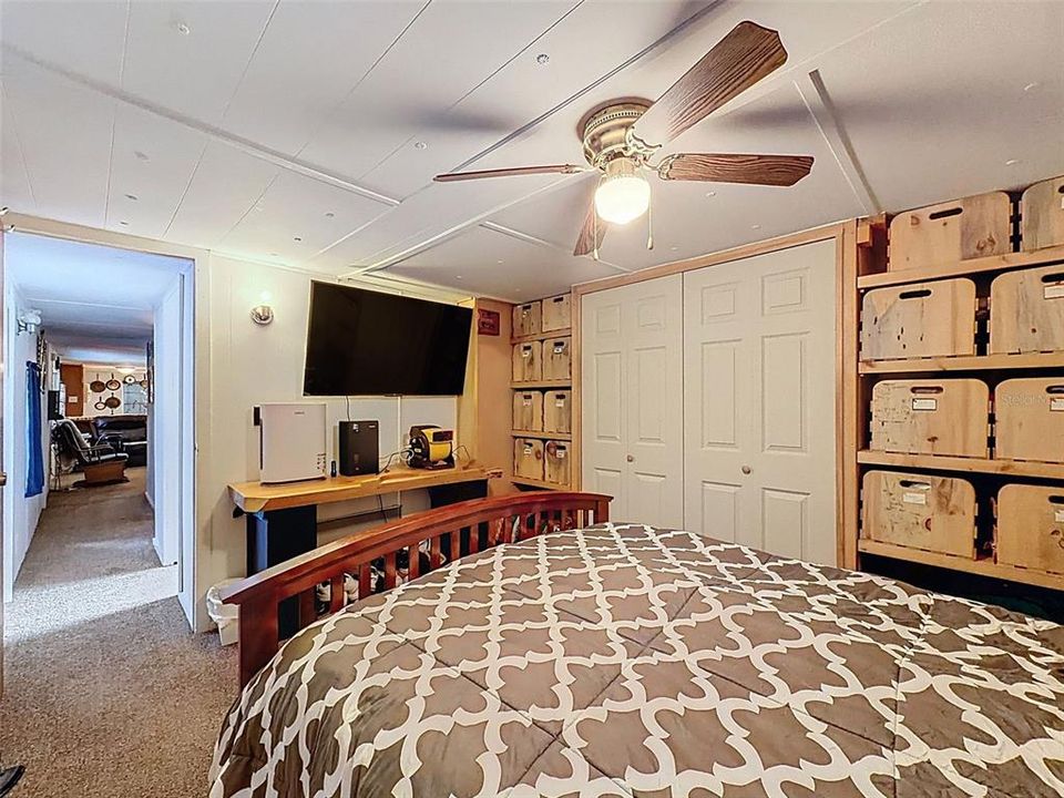 For Sale: $129,900 (2 beds, 1 baths, 960 Square Feet)