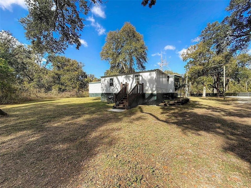 For Sale: $129,900 (2 beds, 1 baths, 960 Square Feet)