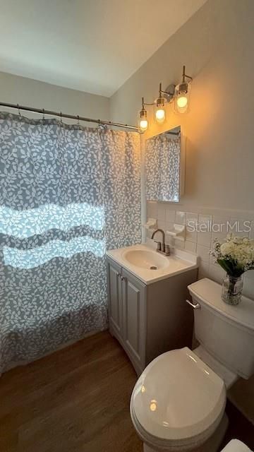 For Sale: $319,000 (2 beds, 1 baths, 875 Square Feet)